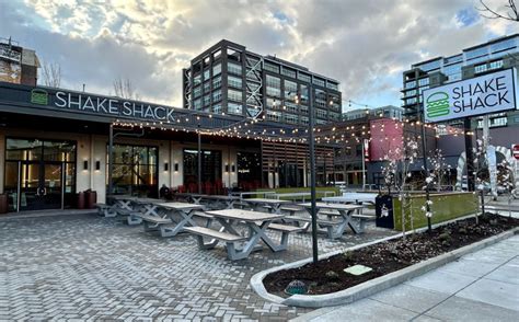 Shake Shack to open third area location in Chesterfield.